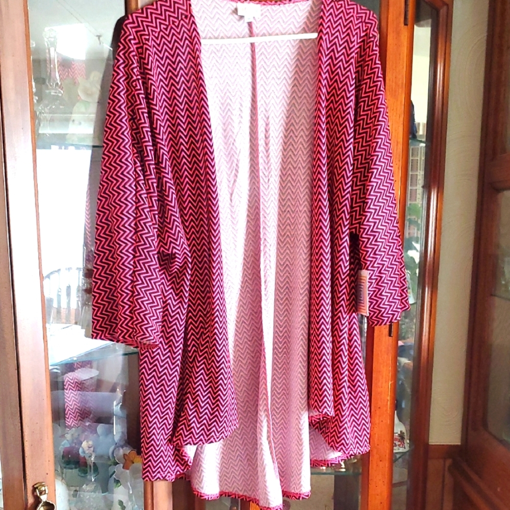 KIM #11 (CH) NWT LuLaRoe Lindsay Pink and Black Chevron Kimono